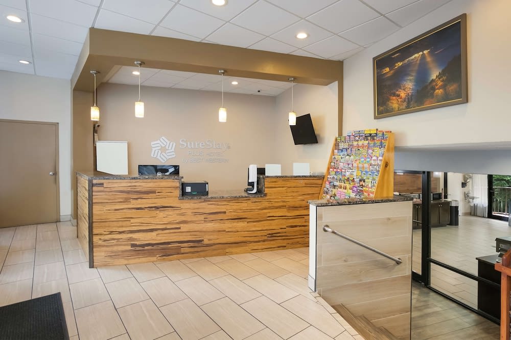 SureStay Plus Hotel by Best Western Gatlinburg 2