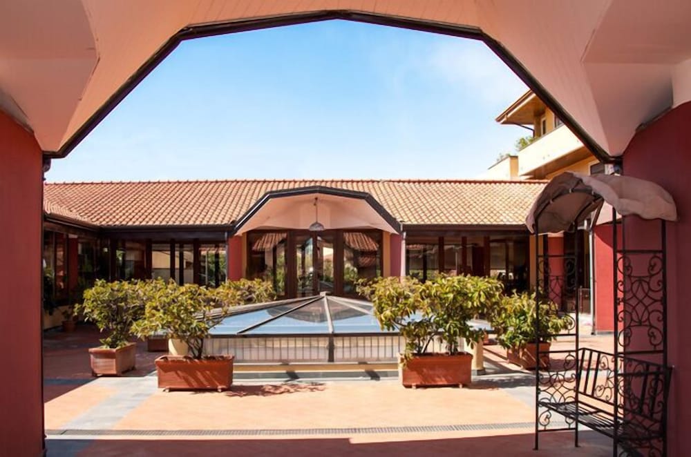 TK HOTEL - ex Ares 2