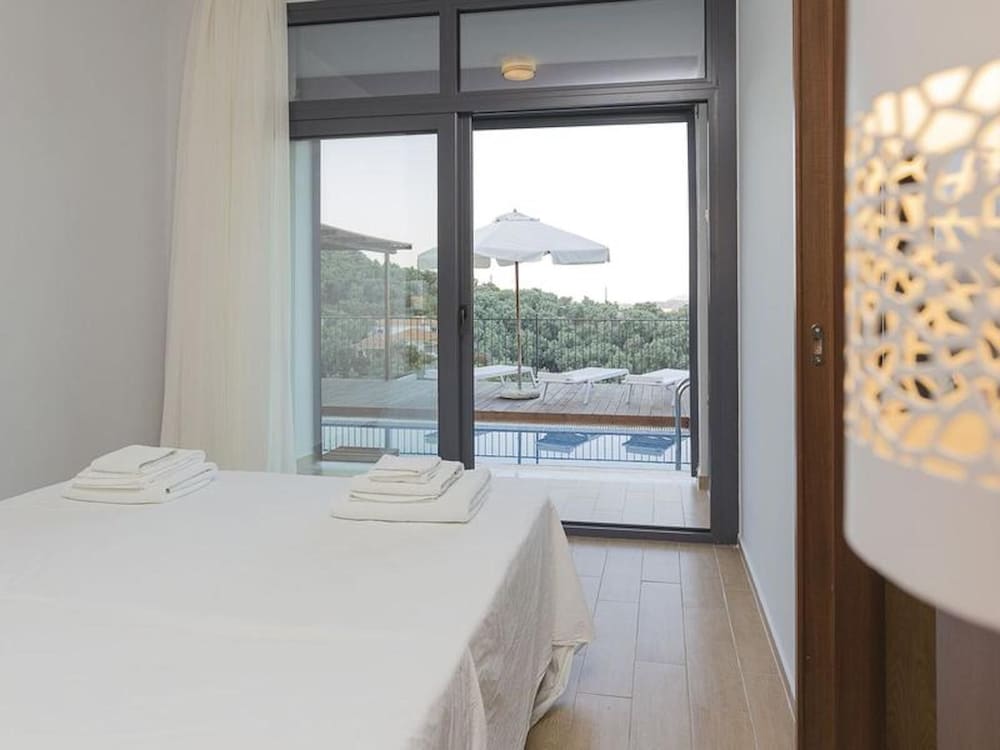 Superior 3-bedroom Villa Cassiope With Private Pool and Breathtaking Sea Views 2