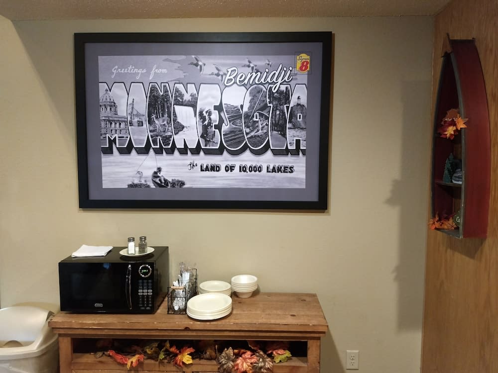 Super 8 by Wyndham Bemidji MN 2