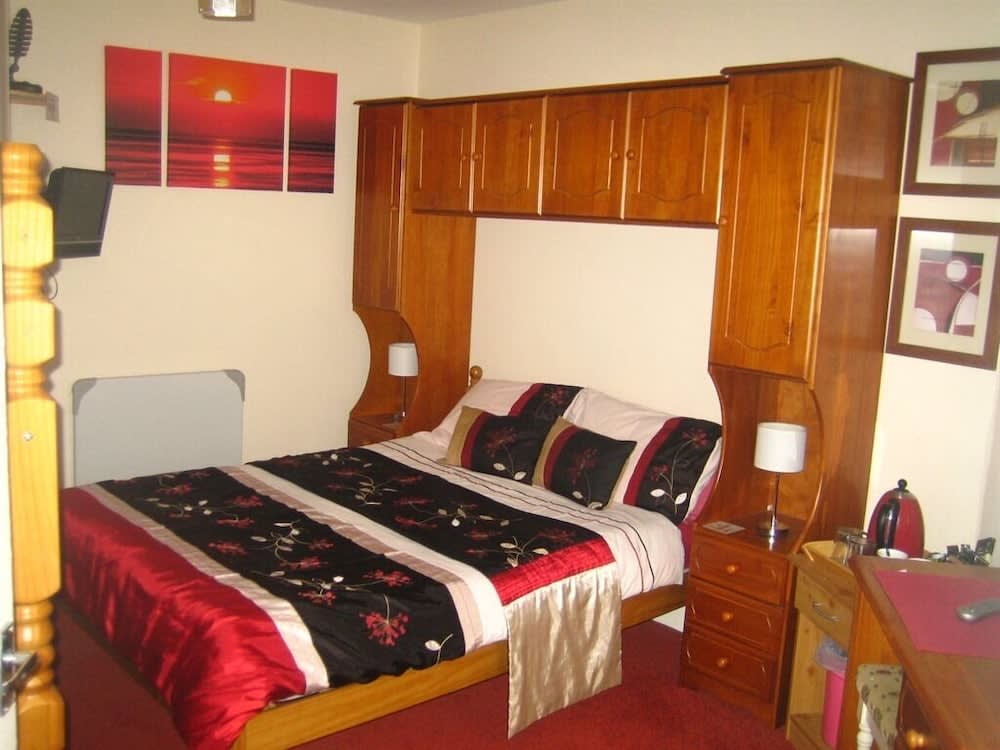 Gleneagles Guest House 2