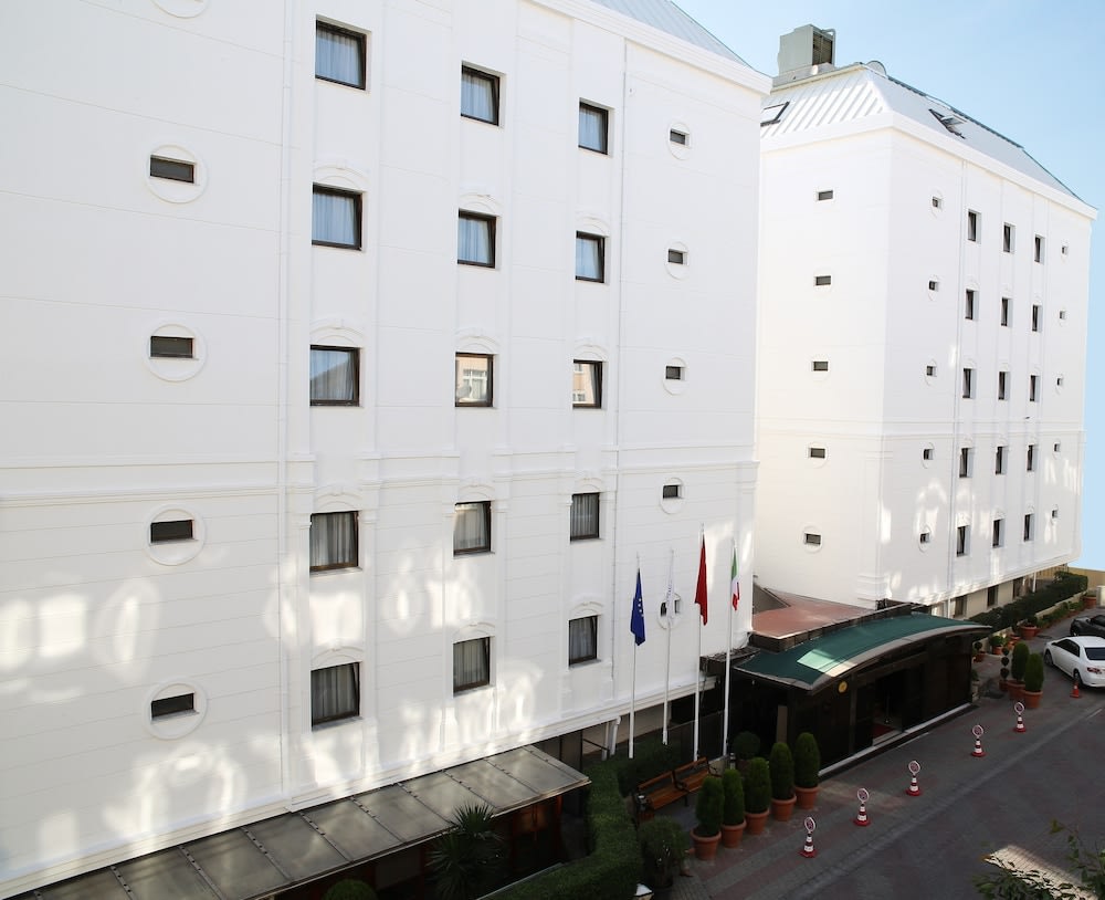 Güneş Hotel Merter 1