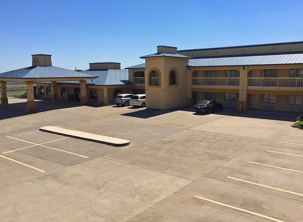 Americas Best Value Inn Bishop Kingsville 1