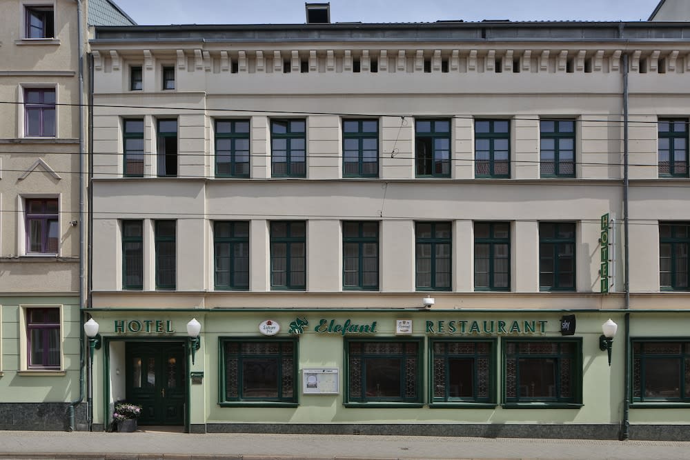 Hotel Elefant 1