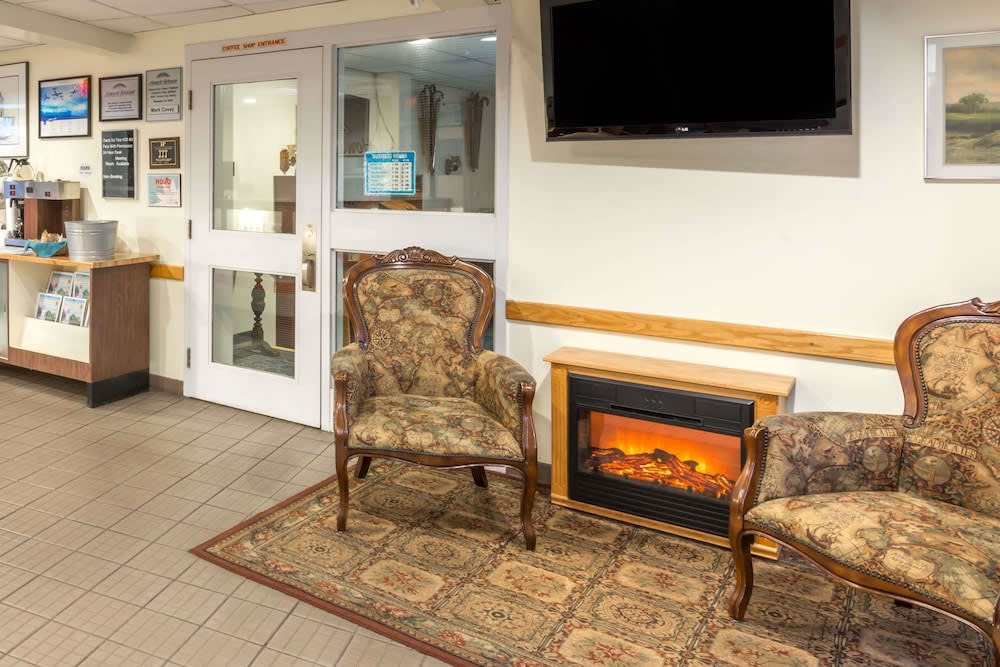 Howard Johnson by Wyndham Tillsonburg 2