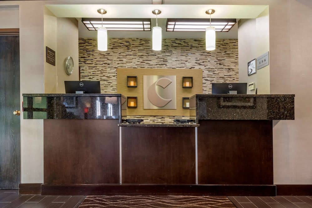 Comfort Inn & Suites Butler 2