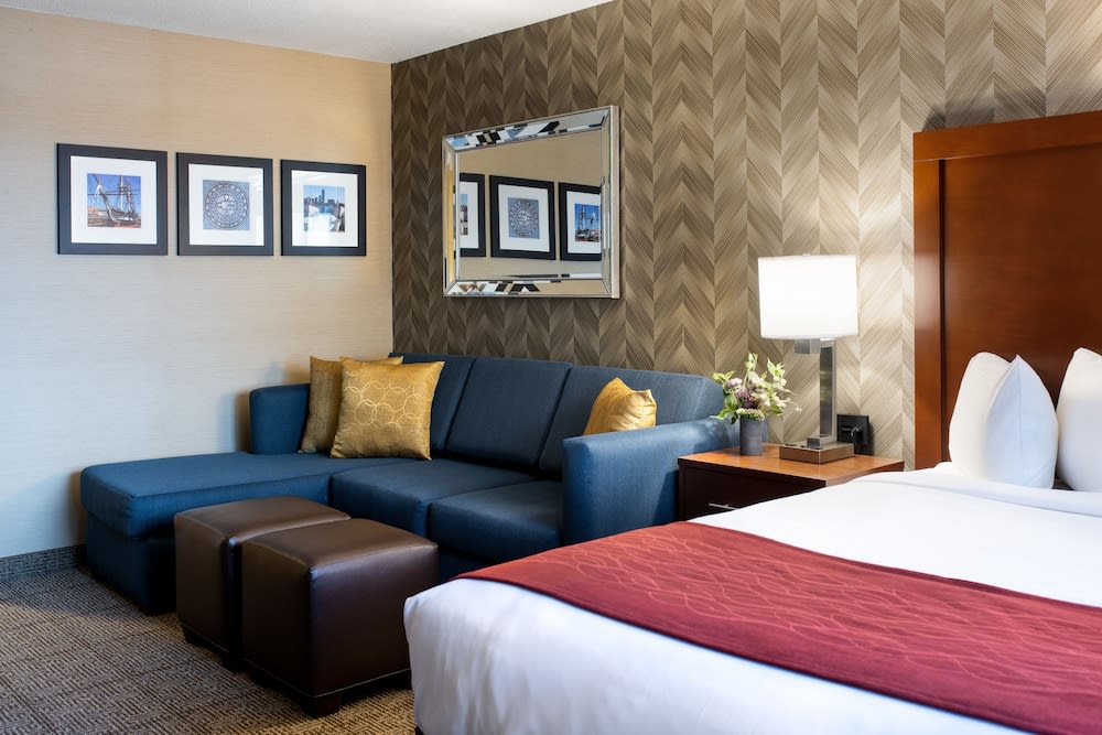 Comfort Inn & Suites Logan International Airport 4