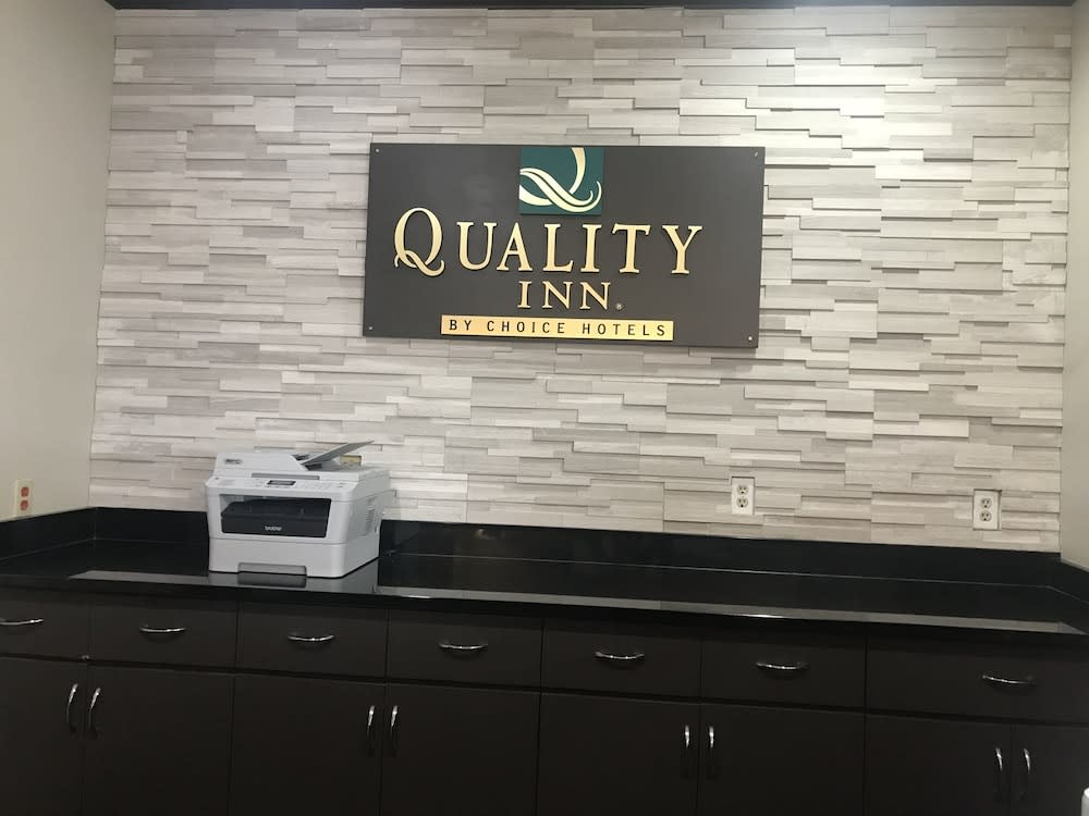Quality Inn Forsyth Decatur 1
