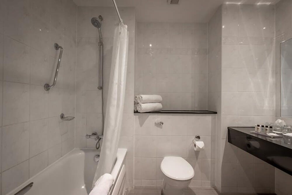 Hotel Woodstock Ennis 2