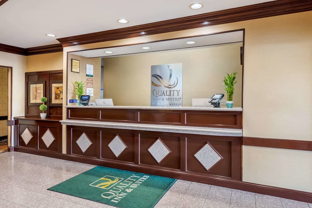Comfort Inn & Suites Cincinnati Uptown Clifton 2