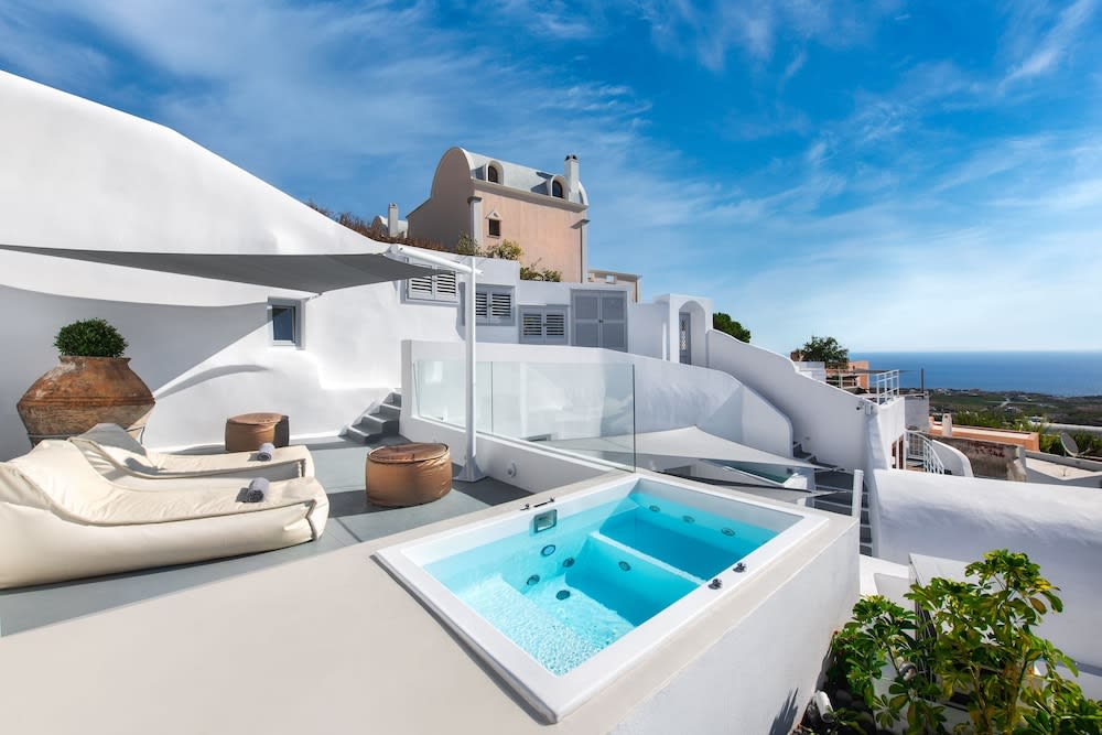 Hill Suites 1