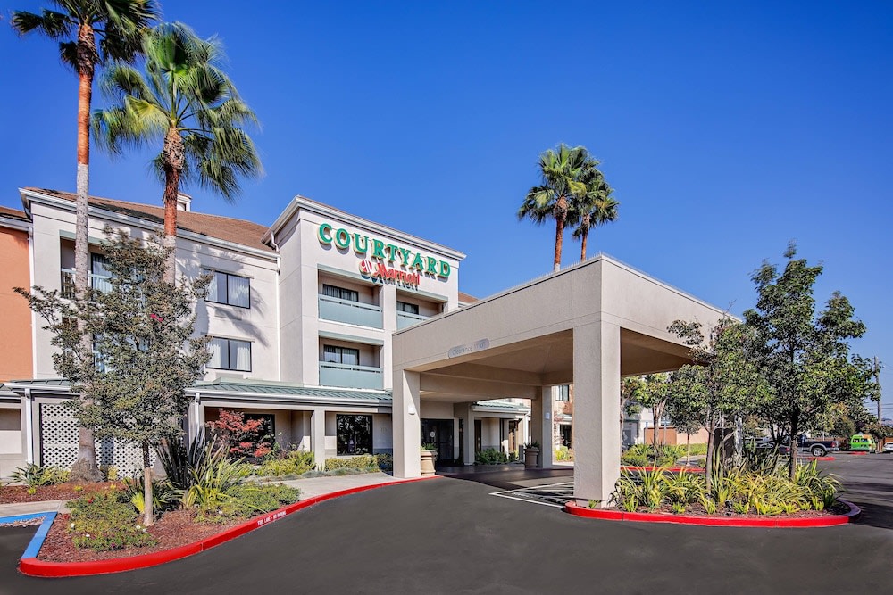 Courtyard by Marriott Oakland Airport 1