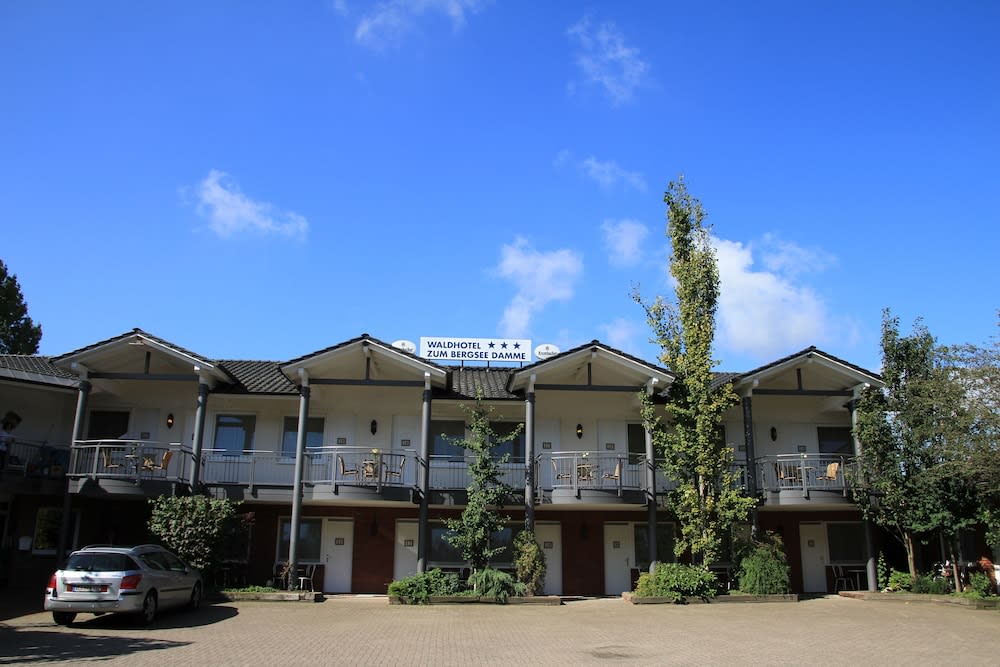 Waldhotel zum Bergsee Damme 1