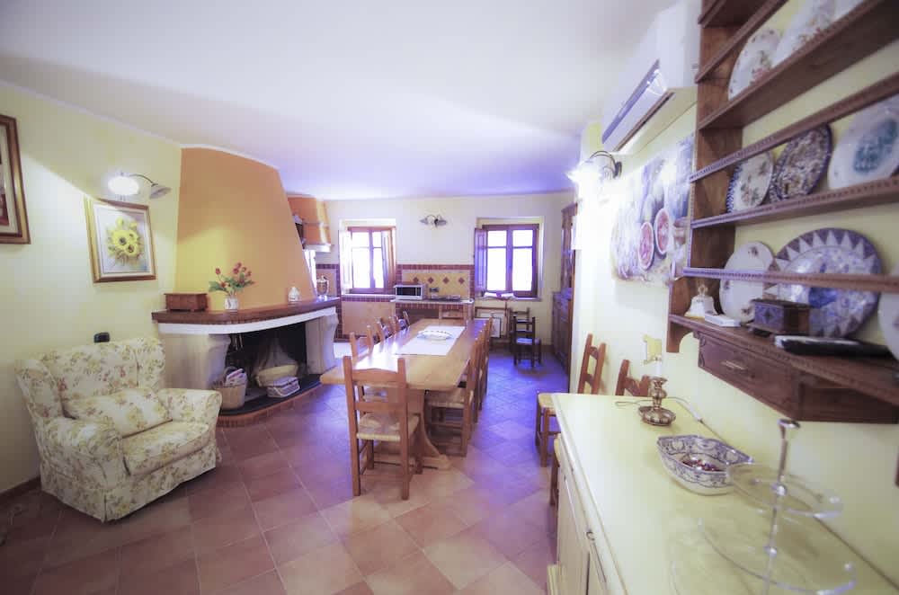 Casa De Ajala - B&B de Charme in Antica Dimora totalmente ristrutturata e dotata di tutti i confort Bagni privati Spazio living Patio esterno Ambienti climatizzati Degustazioni prodotti locali 1