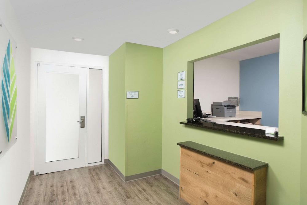 WoodSpring Suites West Des Moines 2