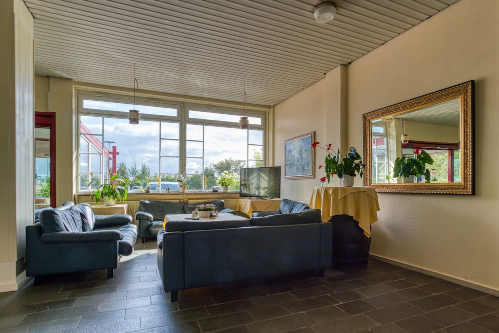 FF&E Hotel Dania 2