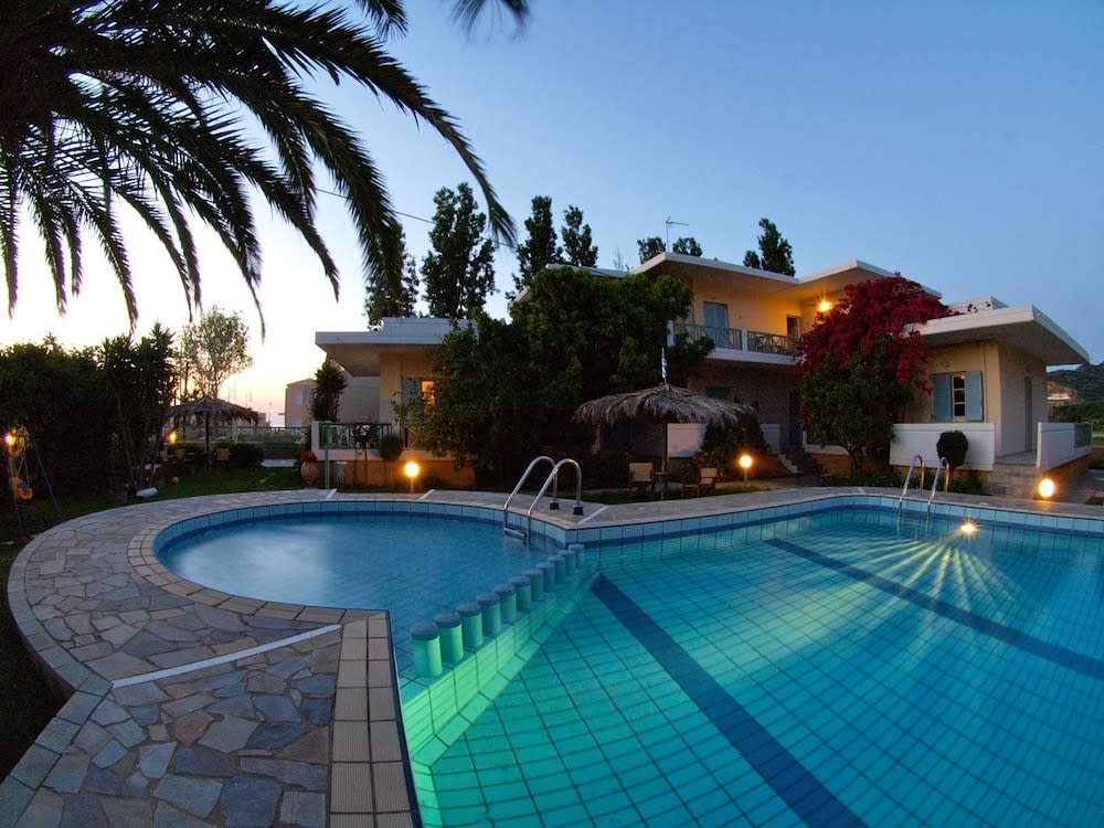 Cormoranos Apartments Eco Green 1