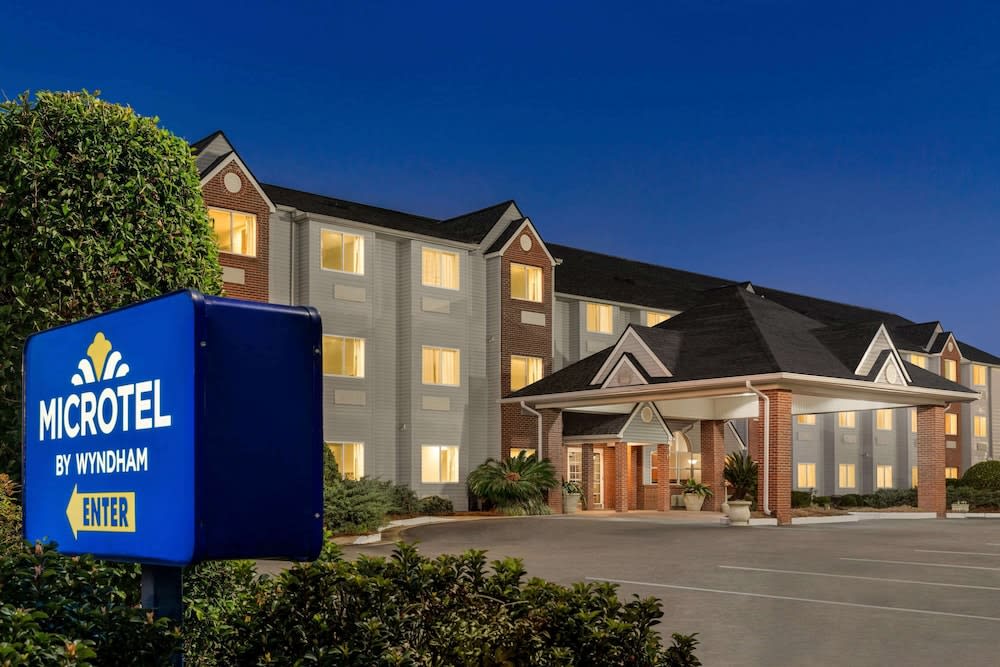 Microtel Inn & Suites by Wyndham 1