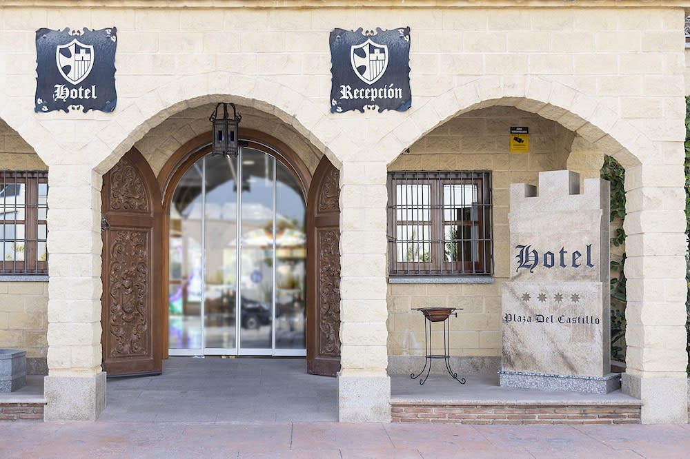 Hotel Plaza Del Castillo 1