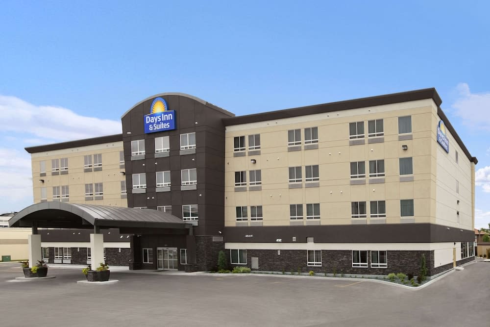 Days Inn & Suites by Wyndham Winnipeg Airport Manitoba 1