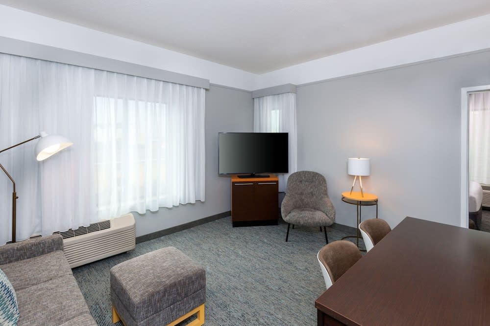 TownePlace Suites Buffalo Airport 5