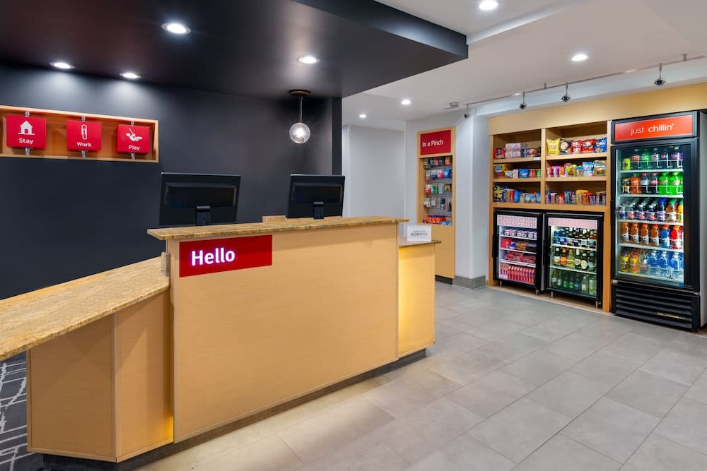 TownePlace Suites Buffalo Airport 4