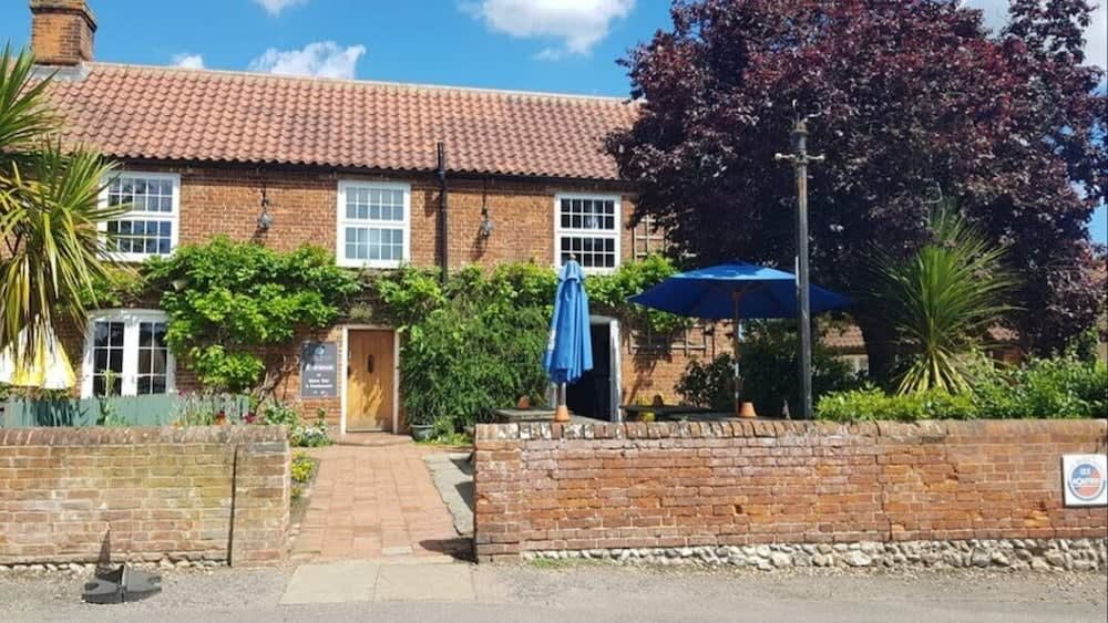 Sutton Staithe Hotel 1