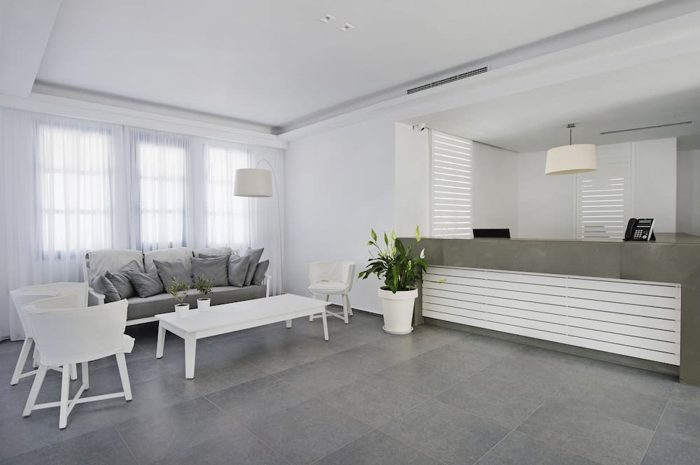 Acroterra Rosa Luxury Suites & Spa 2