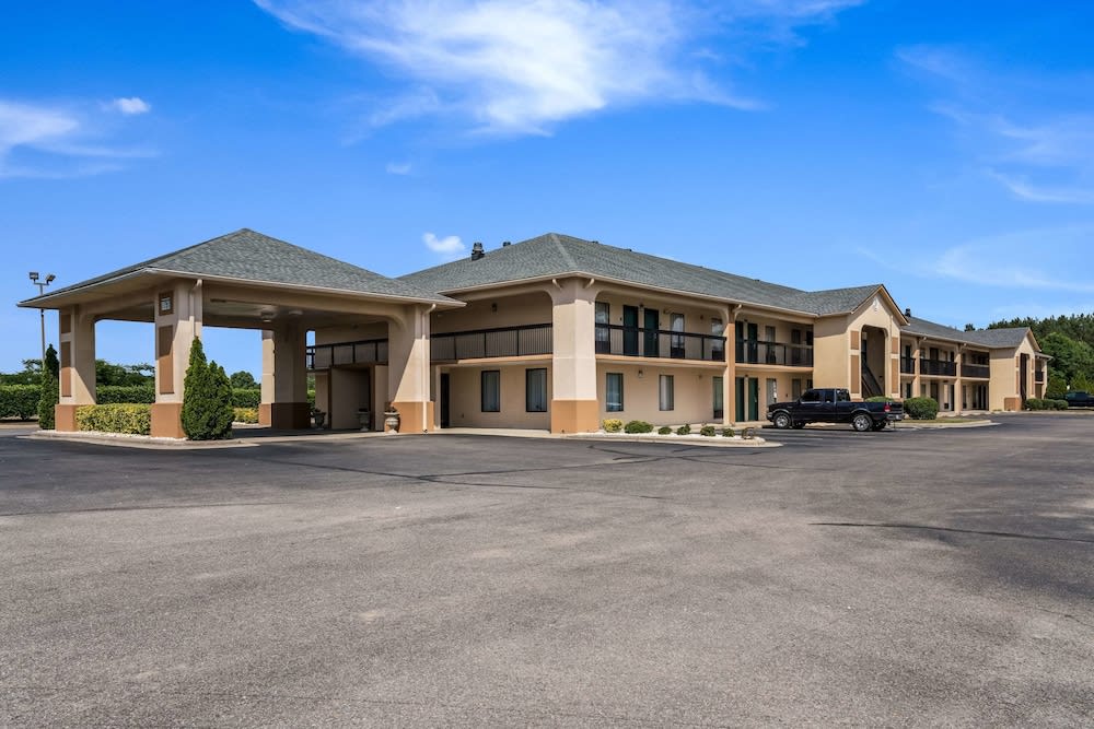 Quality Inn Battleboro - Rocky Mount 1