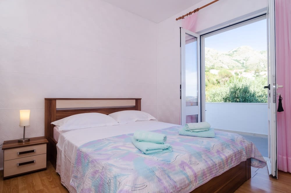 Leo's Room 2