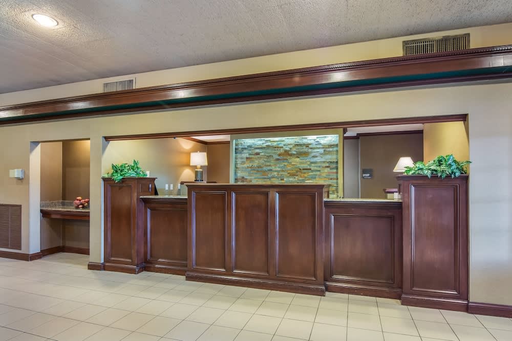 Cayuga Blu Hotel 2