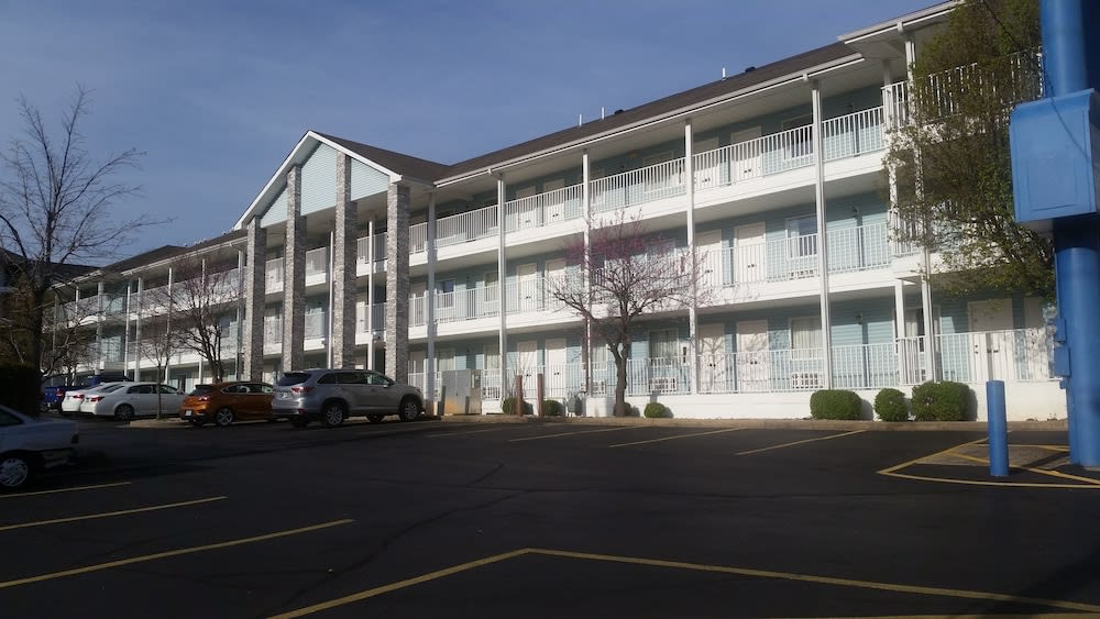 Dutton Inn 2