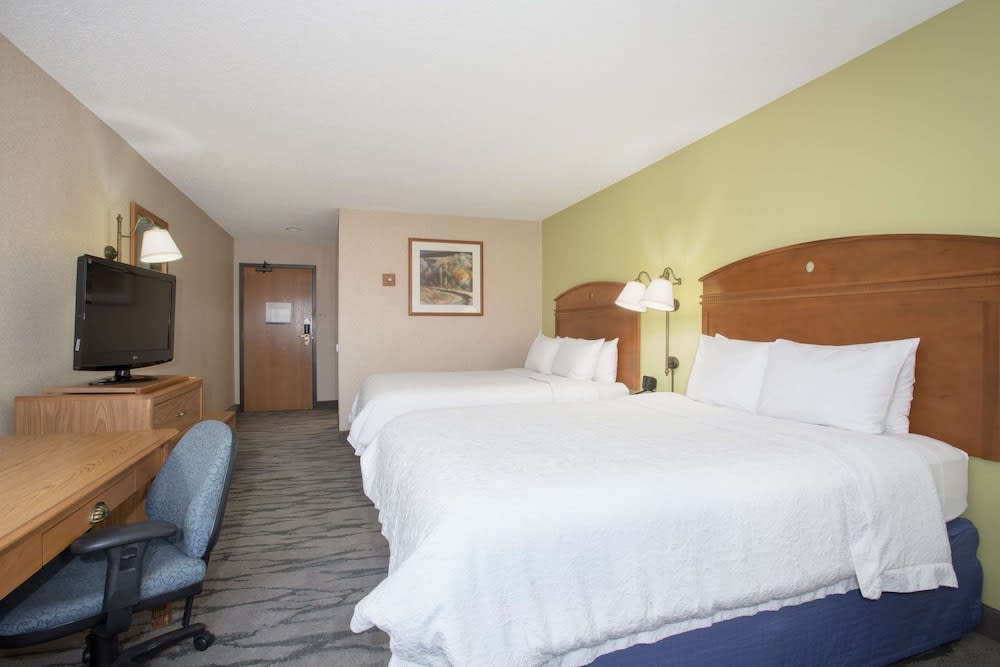 Baymont by Wyndham Thornton 2