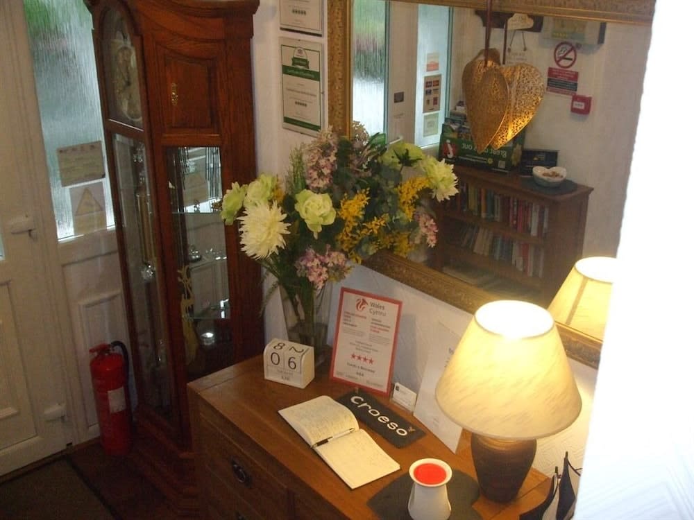 Oakfield House Bed and Breakfast 2