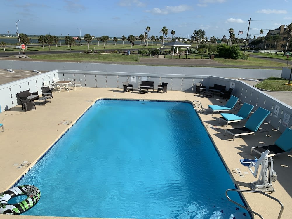 Days Inn by Wyndham Rockport Texas 1