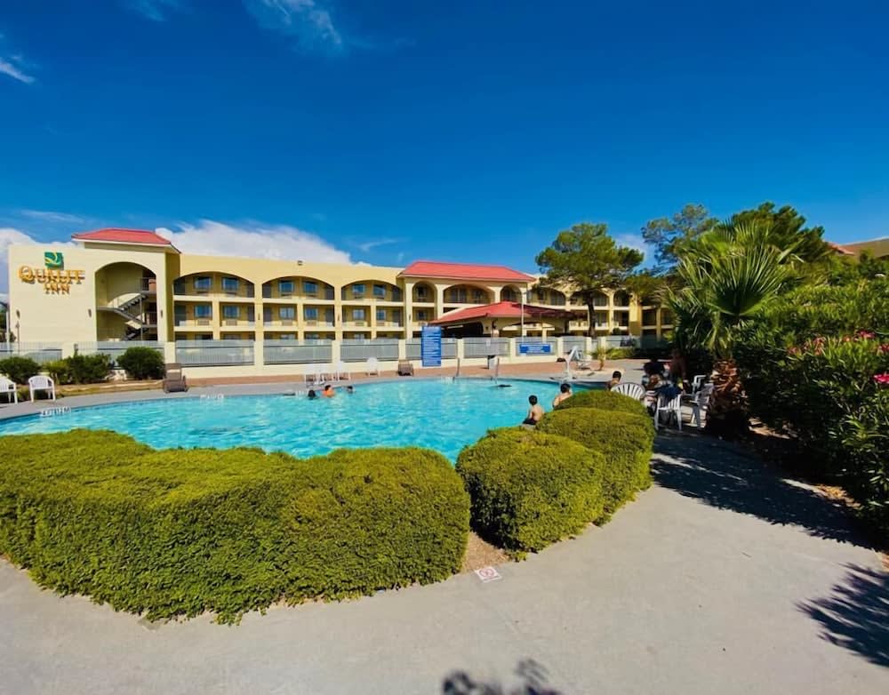 Quality Inn Airport East 1