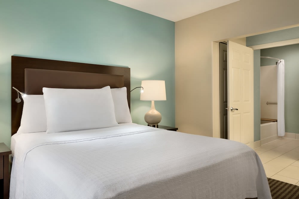 MainStay Suites 2