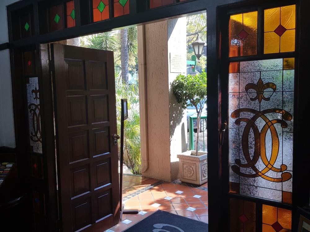 Court Classique Suite Hotel 2