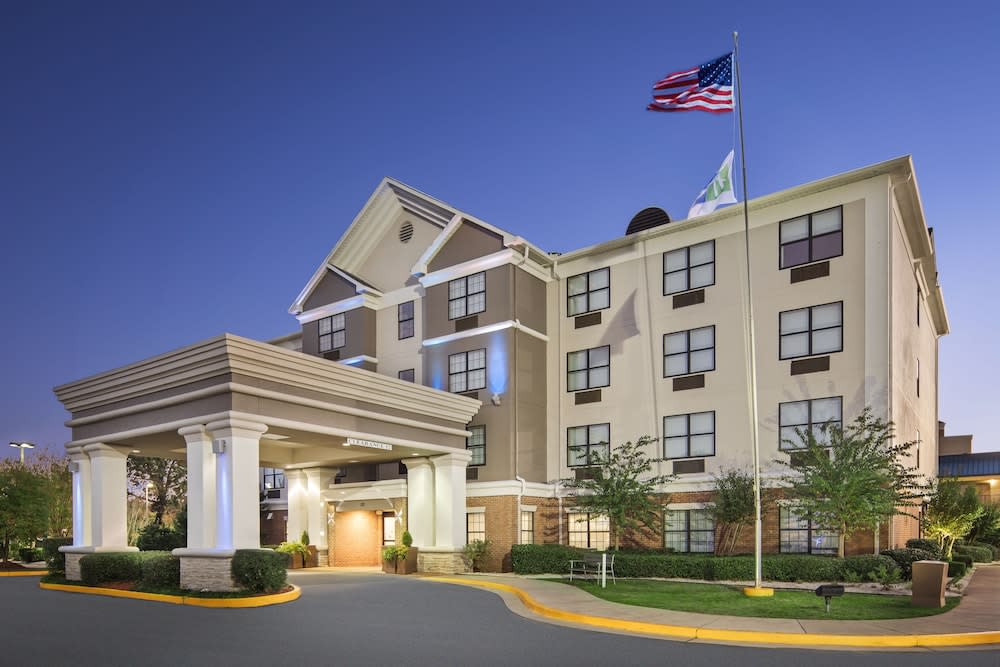 Holiday Inn Express & Suites BYRON by IHG 1