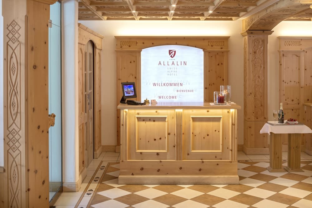 Swiss Alpine Hotel Allalin 3