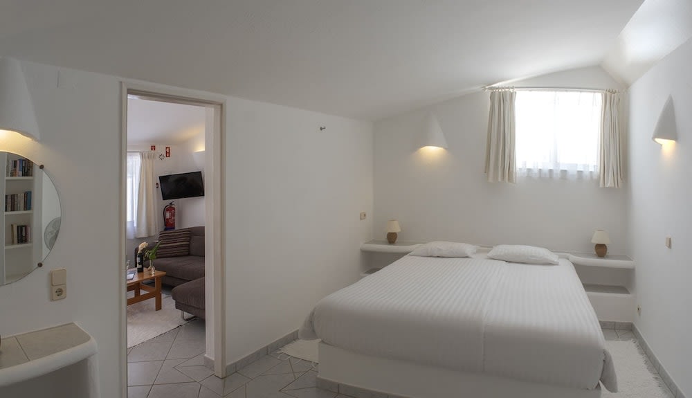 Peaceful One-Bedroom Apartment in Praia da Luz 1
