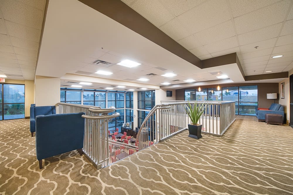 Comfort Suites Beachside 5