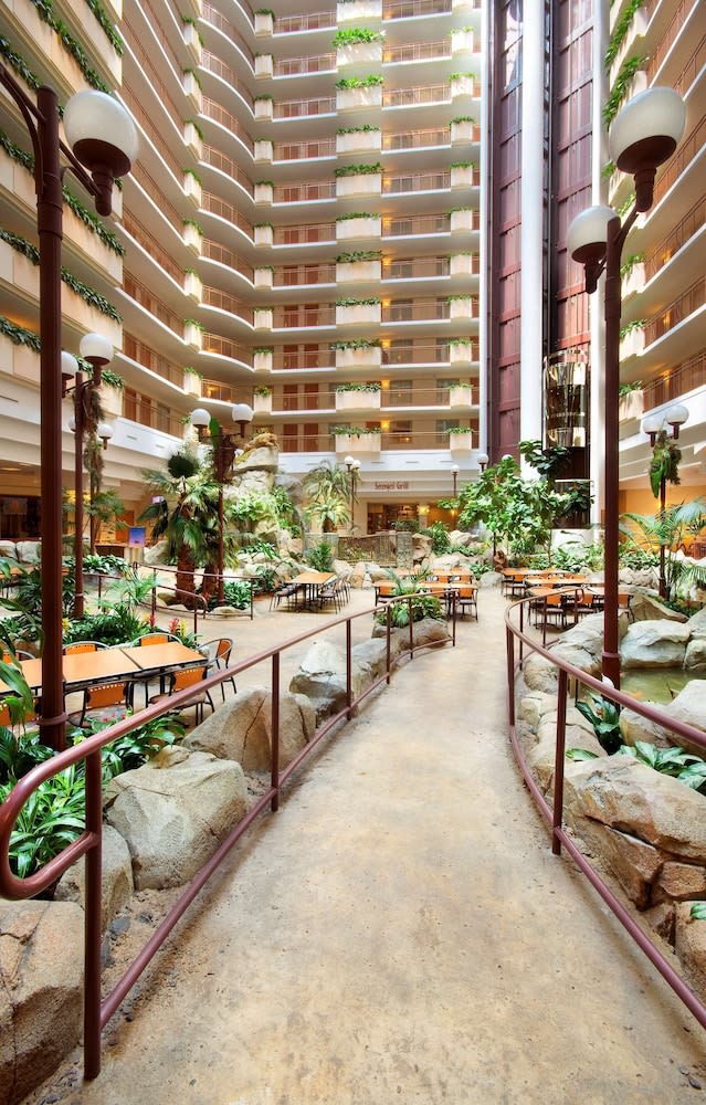 Embassy Suites by Hilton Anaheim-South 4