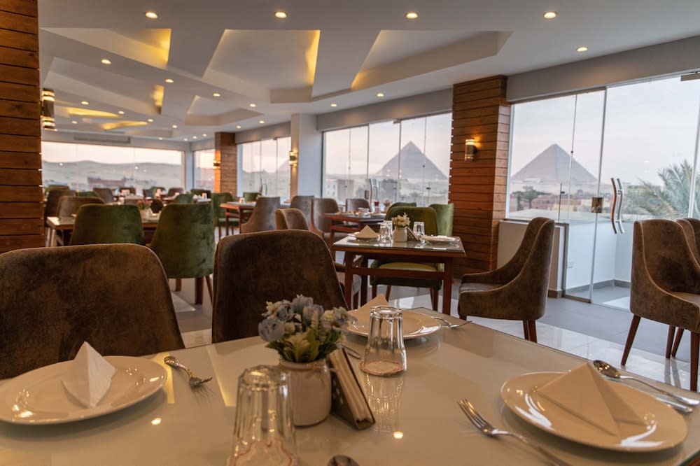 Nine Pyramids View Hotel 1