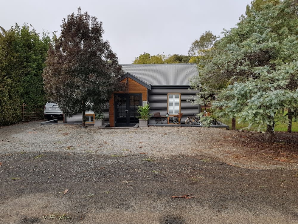 Irongate Studio B&B 1