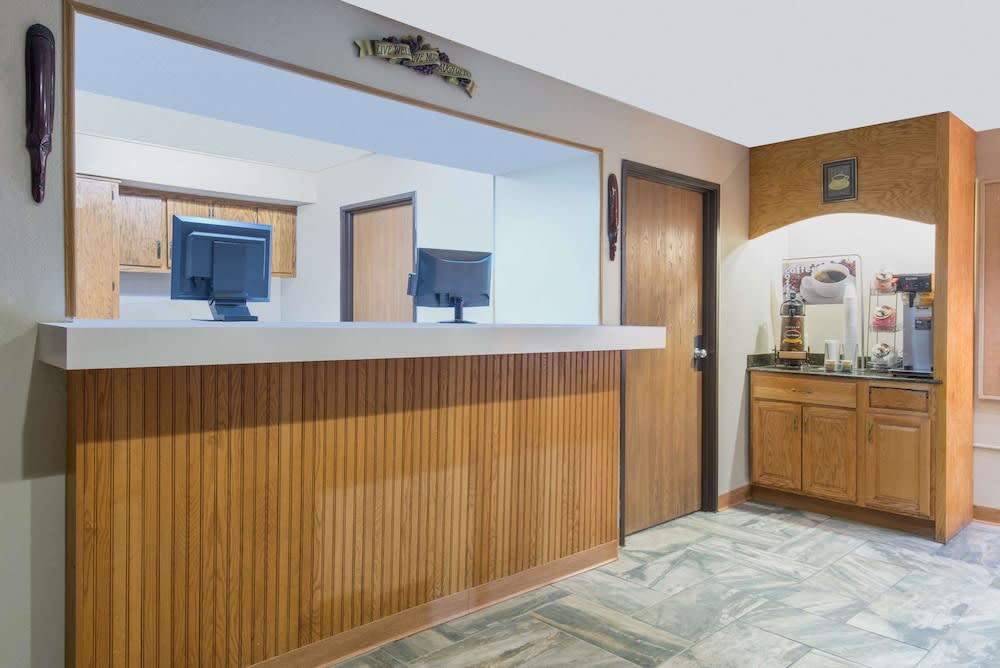 Super 8 by Wyndham Youngstown/Austintown 2