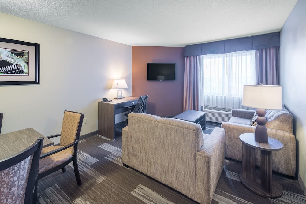 Holiday Inn Express Hotel & Suites St. Paul-Woodbury by IHG 3