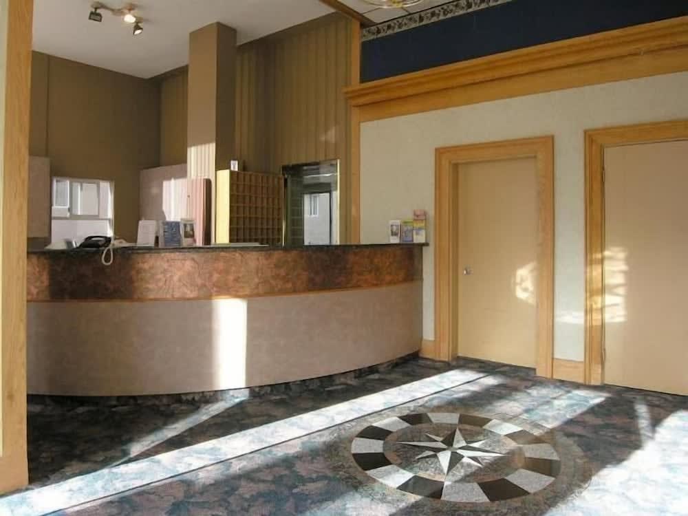 Tropicana Suite Hotel 2