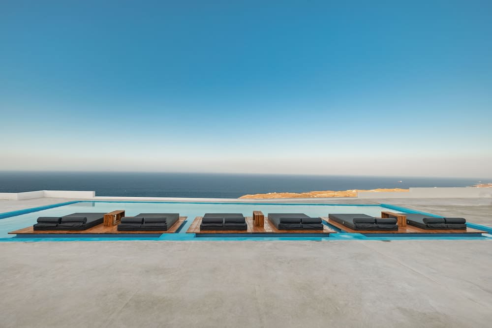 Oyster Luxury Suites 1