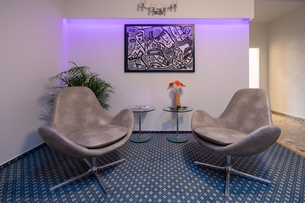 Confour Hotel 2